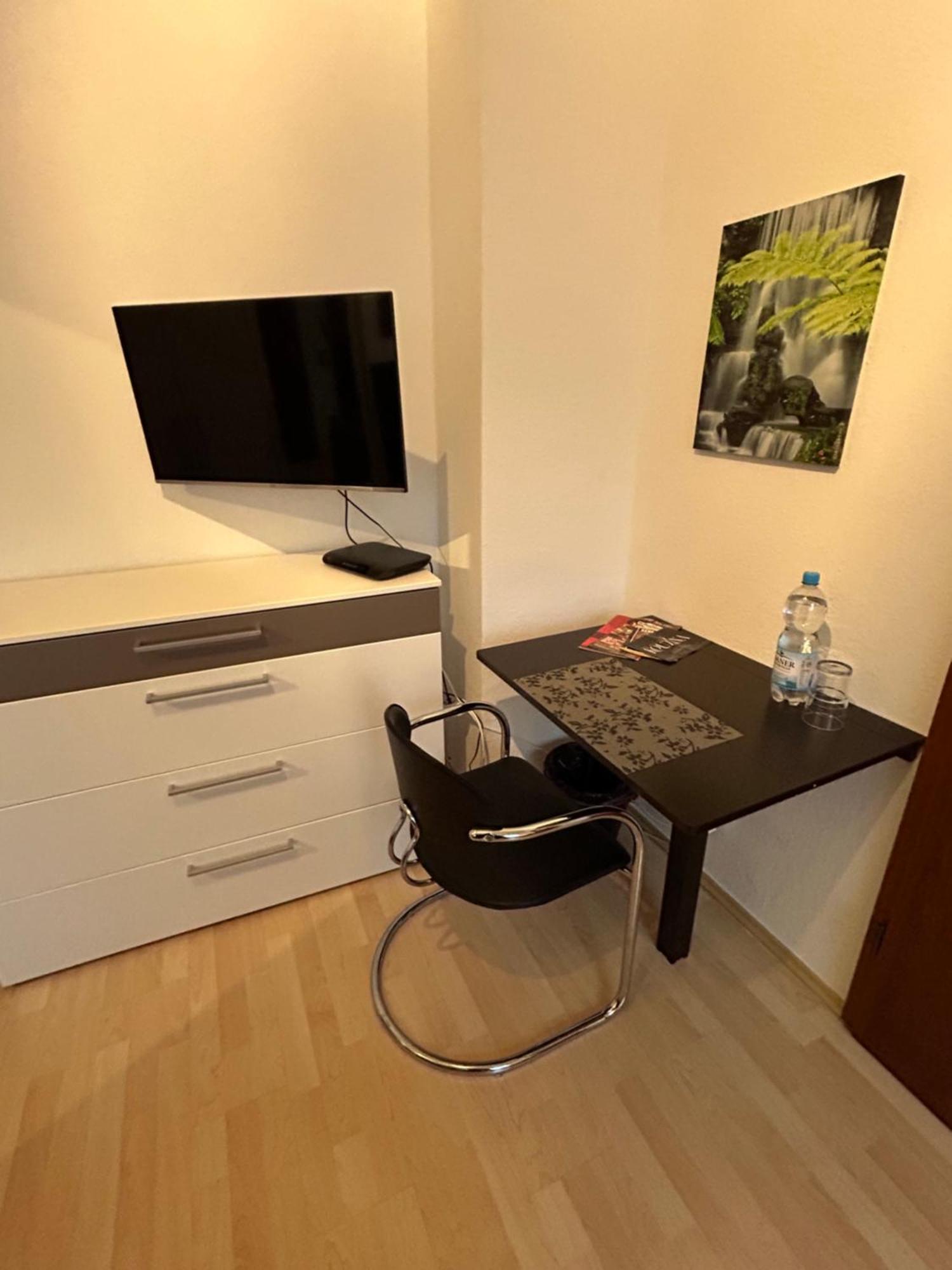Privatzimmer Haus Gruenewald Solingen Eksteriør bilde